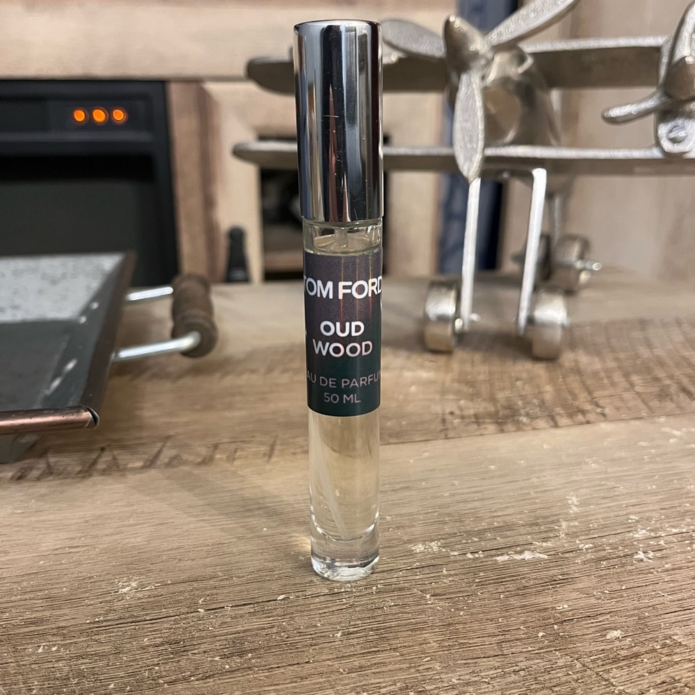 Tom Ford Oud Wood 10ml travel spray